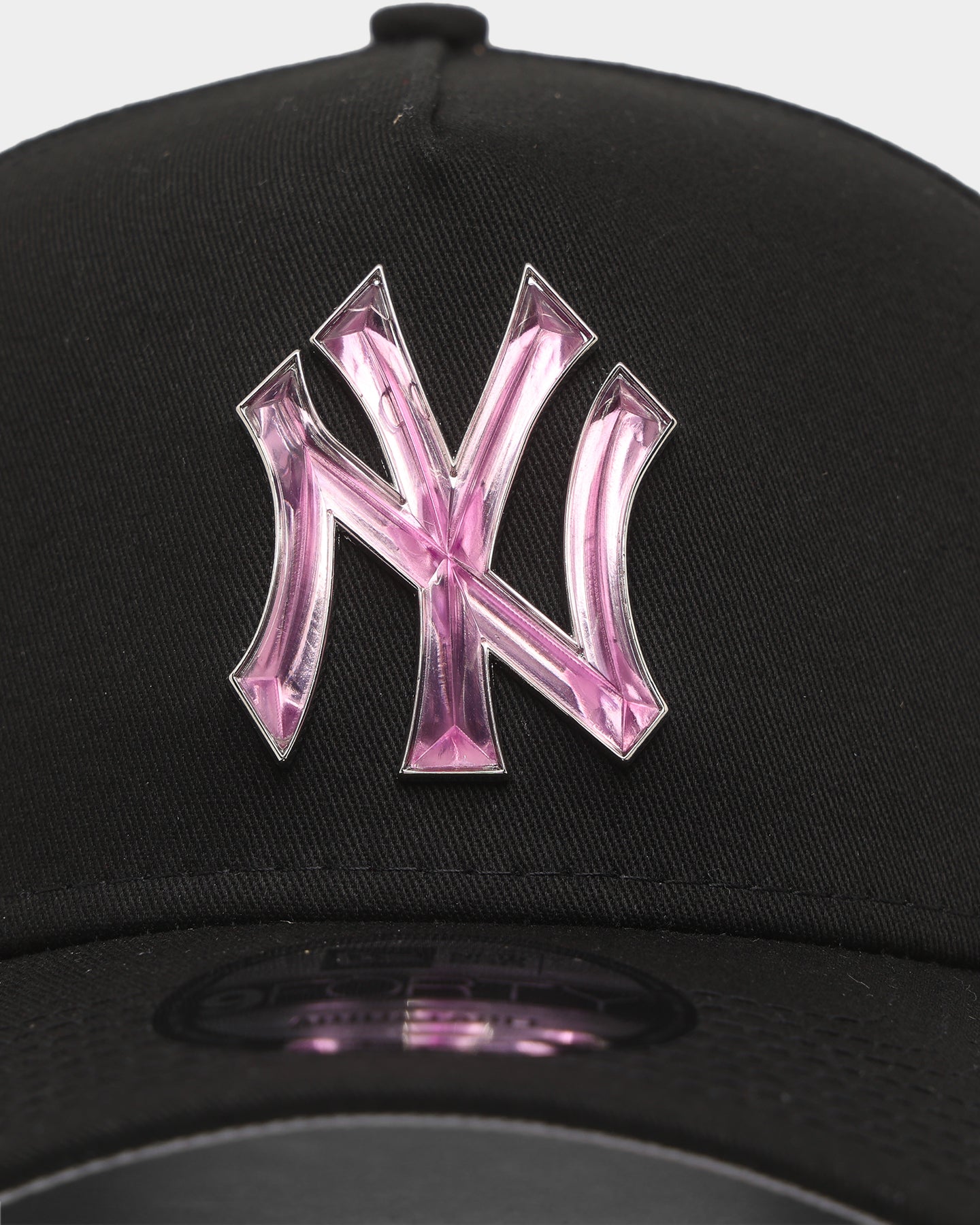 New Era New York Yankees 'Crystal Badge' 9FORTY A-Frame Snapback